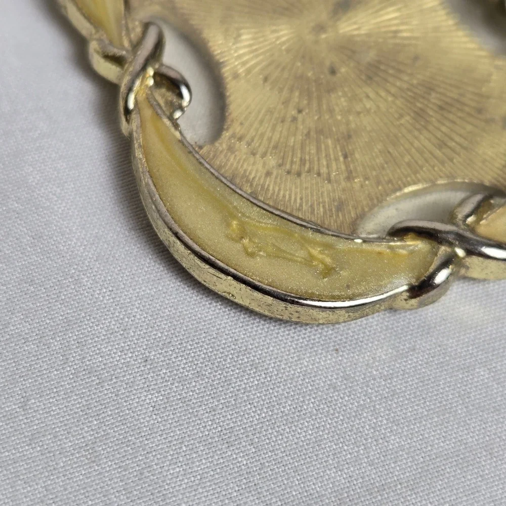 Photo Frame Keychain Charm Enamel Details Crown Mark Gold Tone Vintage 2